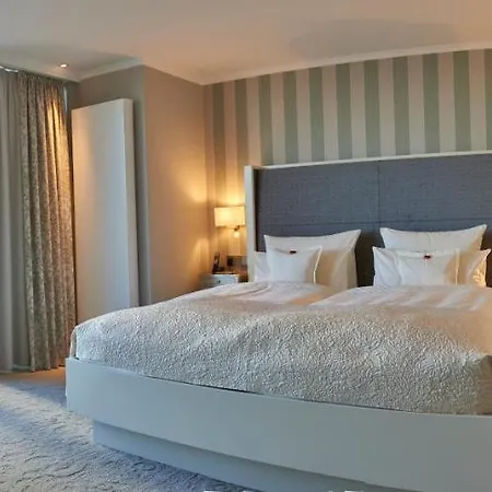 Отель Badhotel Sternhagen 5*