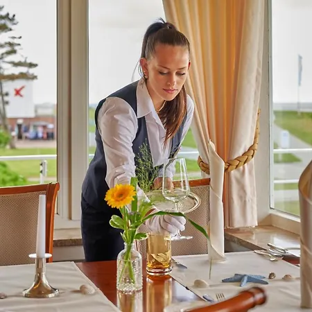 Отель Badhotel Sternhagen Куксхафен