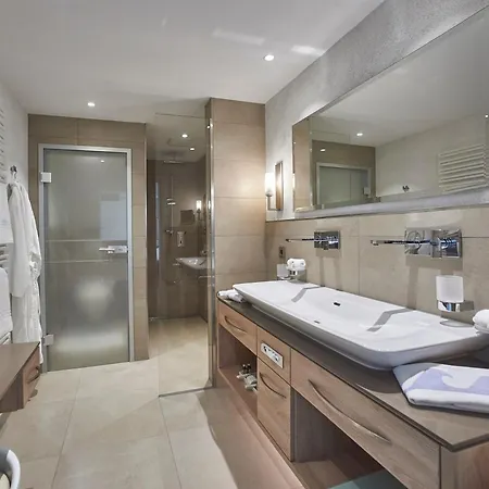 Badhotel Sternhagen 호텔